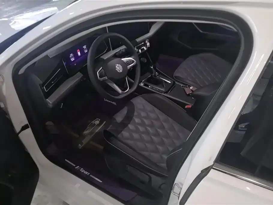 Volkswagen Sagitar 2025 Model Second Facelift 300TSI DSG Transcend Edition фото 9