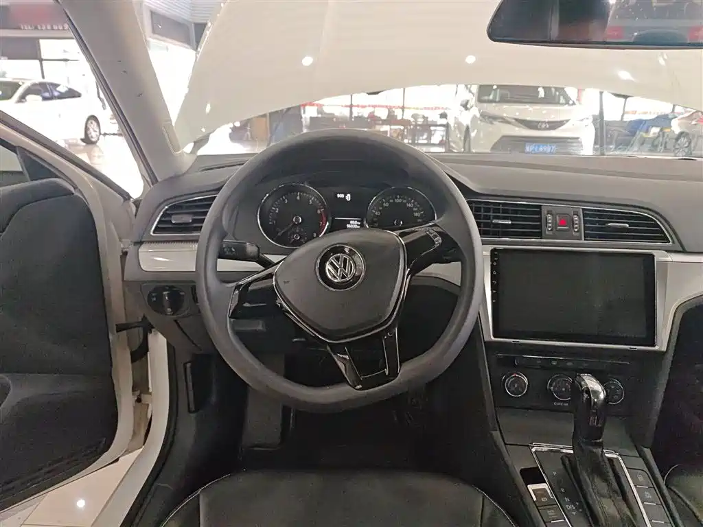 Volkswagen Lamando 2017 230TSI DSG Trend Edition фото 11