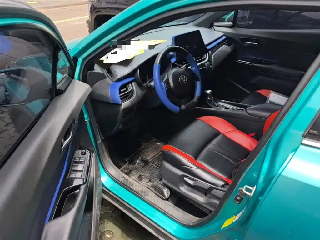 Toyota C-HR 2018 2.0L Leading Edition China V фото 23