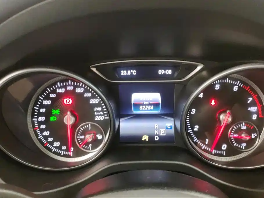 Mercedes-Benz GLA 2018 GLA 200 Dynamic фото 14