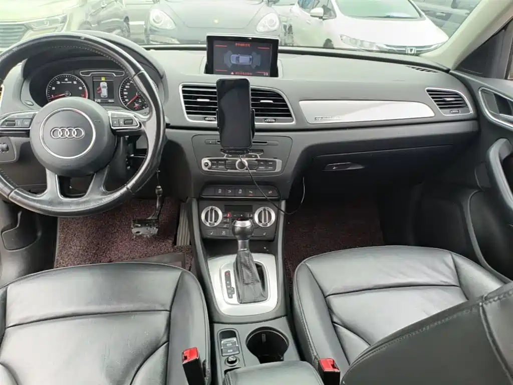 Audi Q3 2015 35 TFSI quattro Technology фото 14