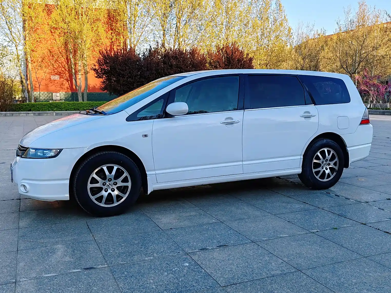 Фото 10 - Honda Odyssey