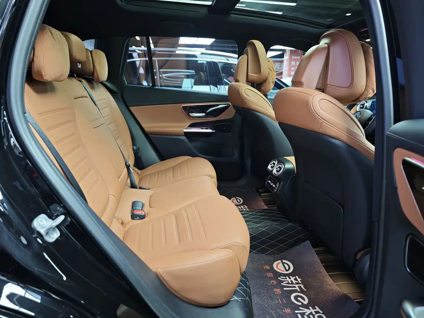 Mercedes-Benz GLC 2024 GLC 260 L 4MATIC Luxury 5-seater фото 10