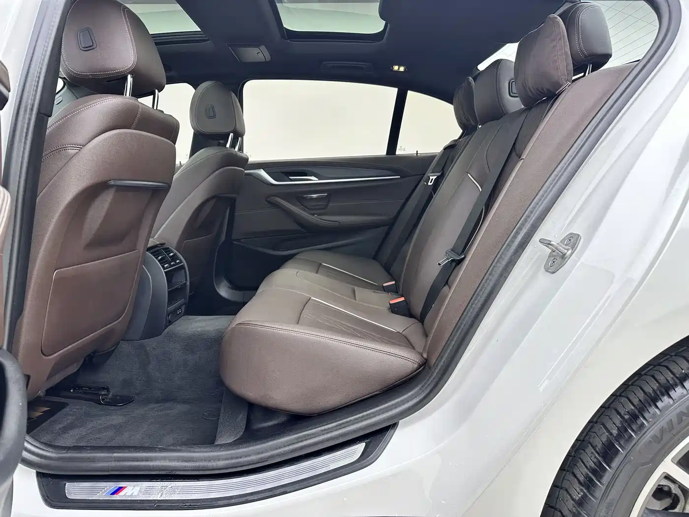 BMW 5 Series 2021 530Li Leading M Sport Package фото 13