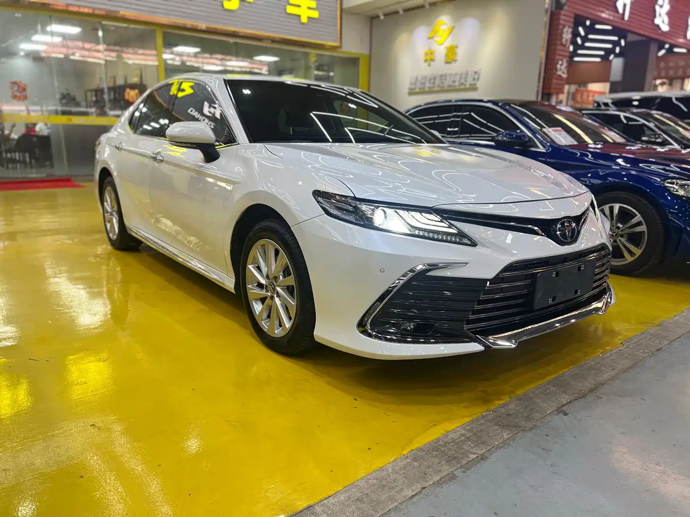 Toyota Camry 2023 2.0G Luxury Edition фото 2