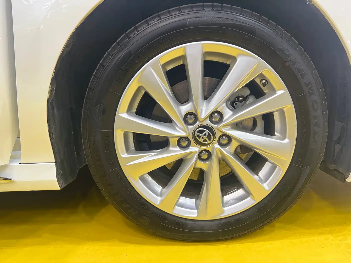 Toyota Camry 2023 2.0G Luxury Edition фото 20