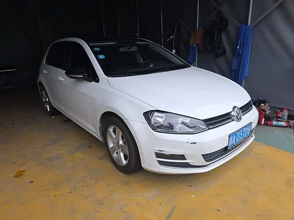 Volkswagen Golf 2017 230TSI Auto Comfort Millionth Anniversary Edition фото 7