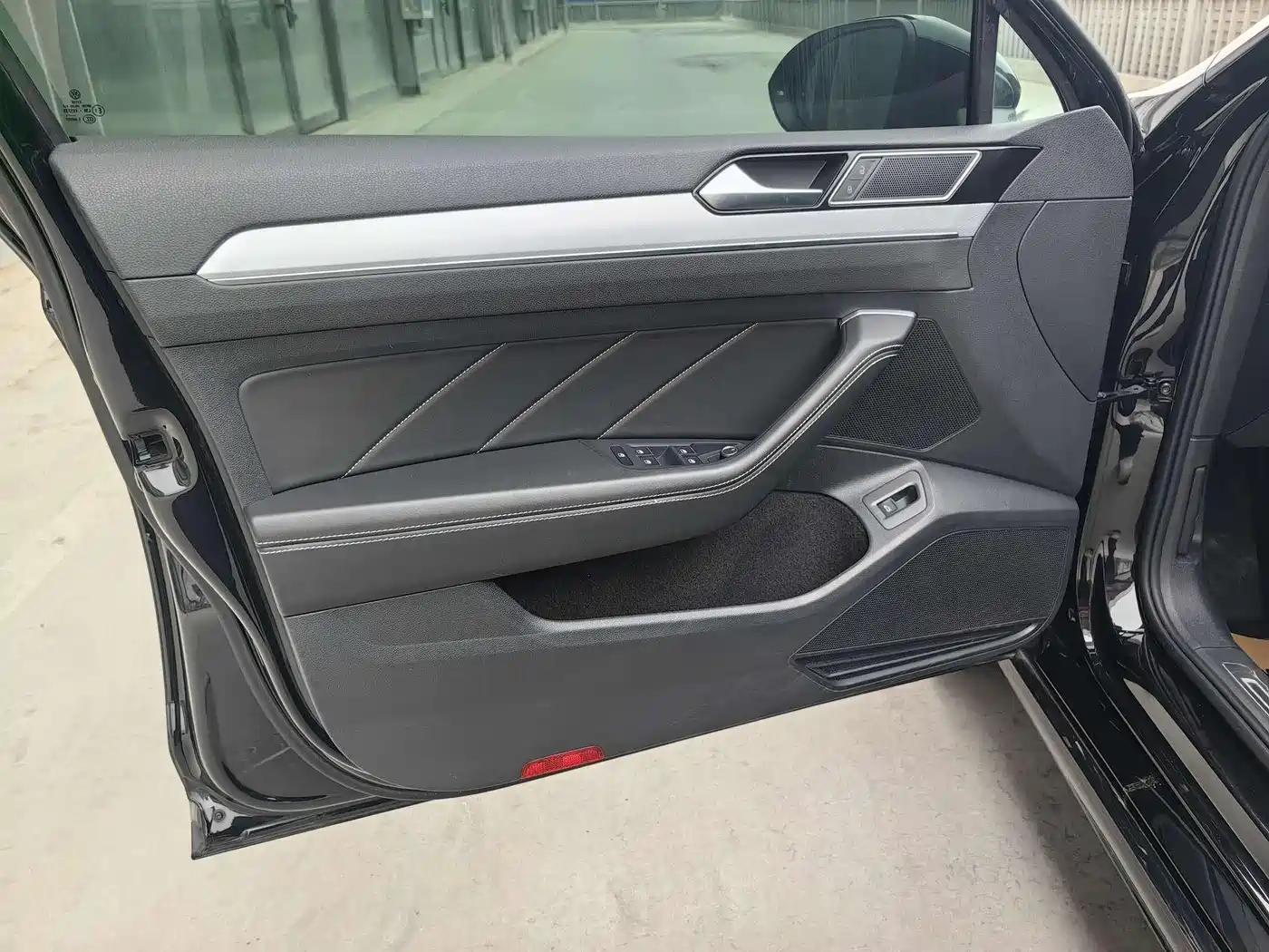Volkswagen Magotan 2024 2 Million Units Public Sharing Edition 280TSI DSG Comfort фото 15