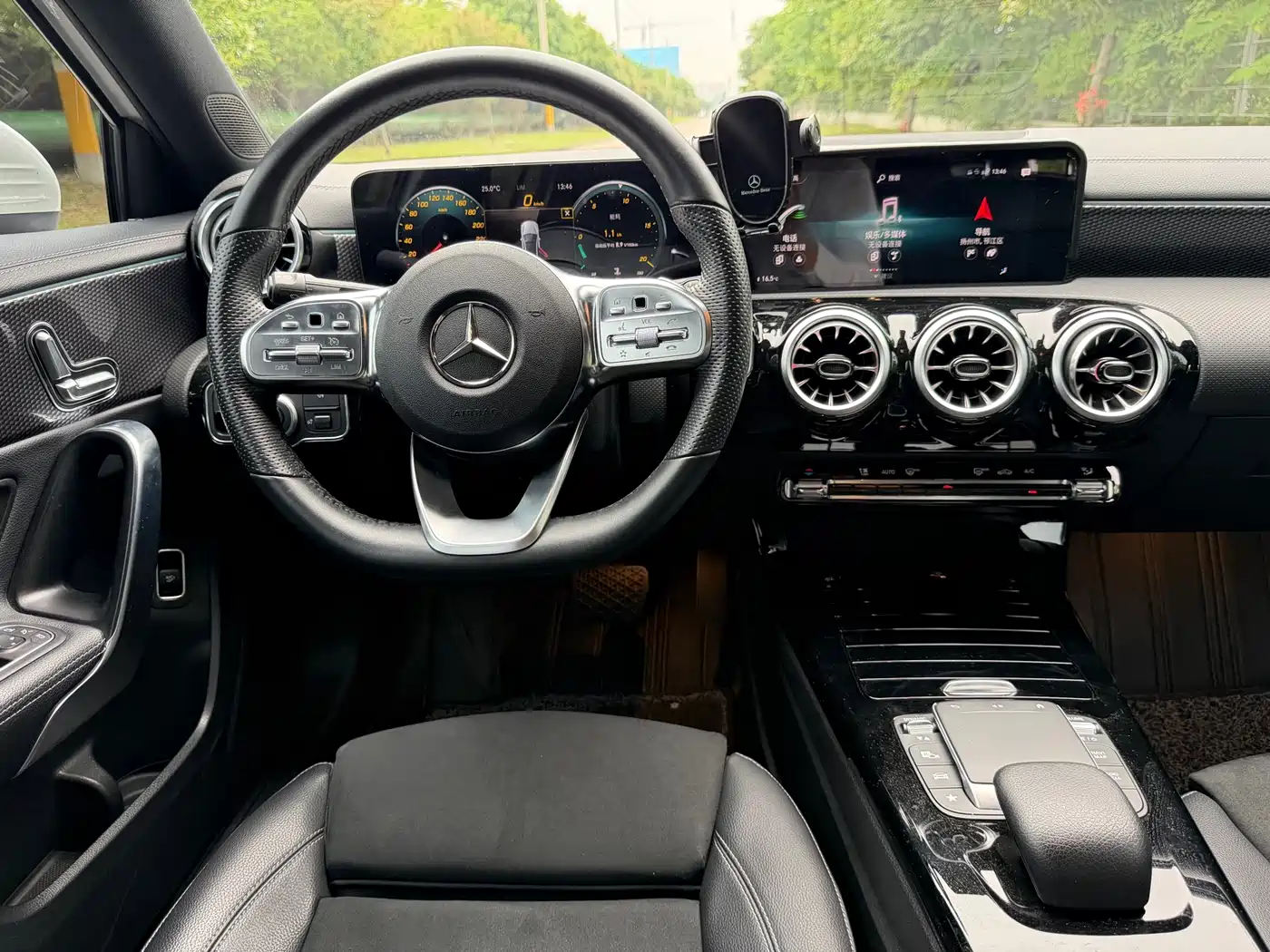 Mercedes-Benz A-Class 2021 A 200 L Sport Sedan Fashion Edition фото 11