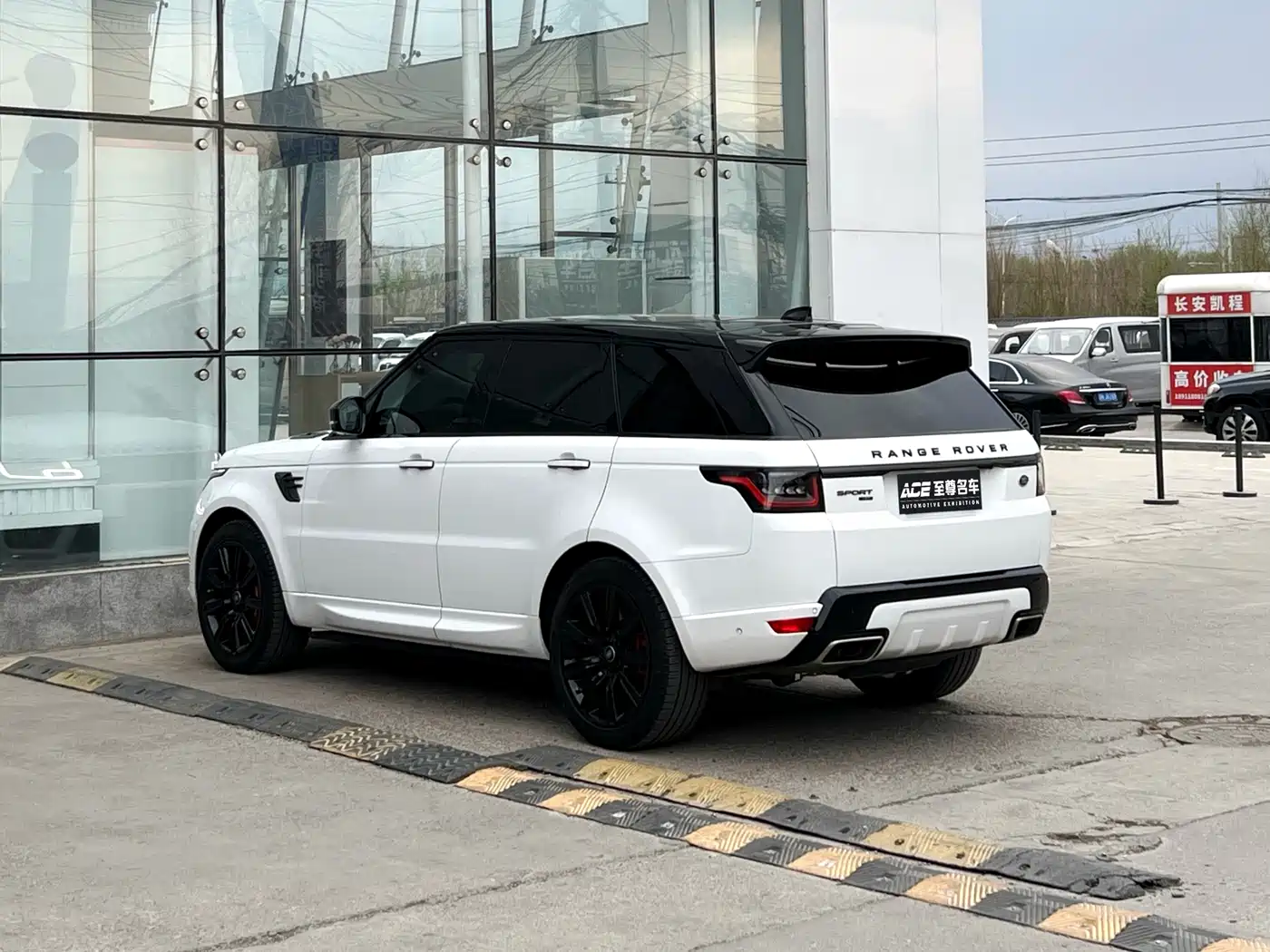 Land Rover Range Rover Sport 2021 3.0 L6 HST фото 6