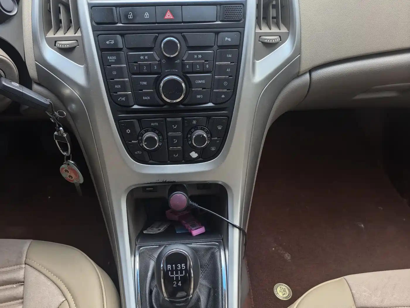 Buick Excelle 2012 GT 1.6L Manual Comfort фото 11