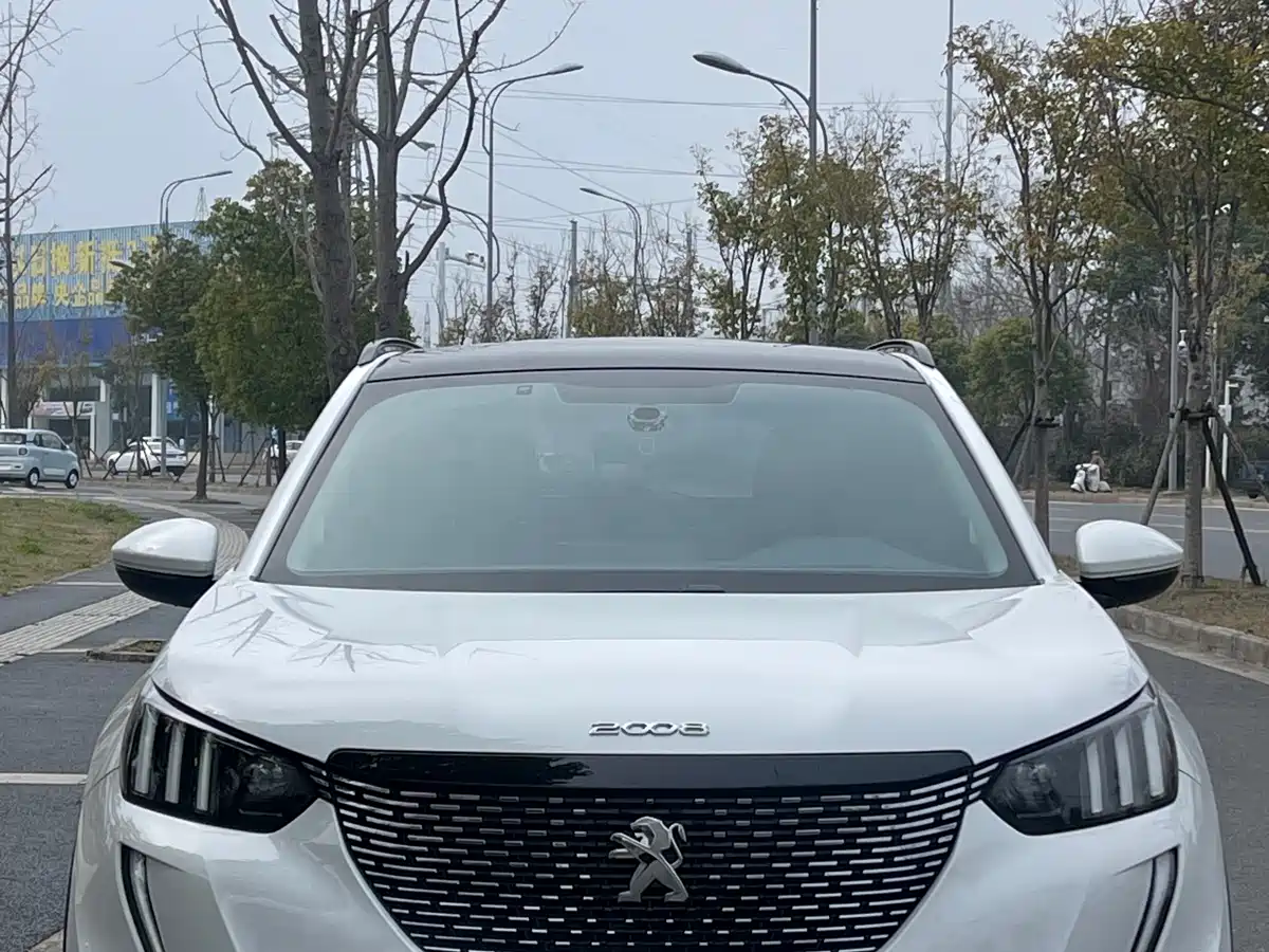 PEUGEOT 2008