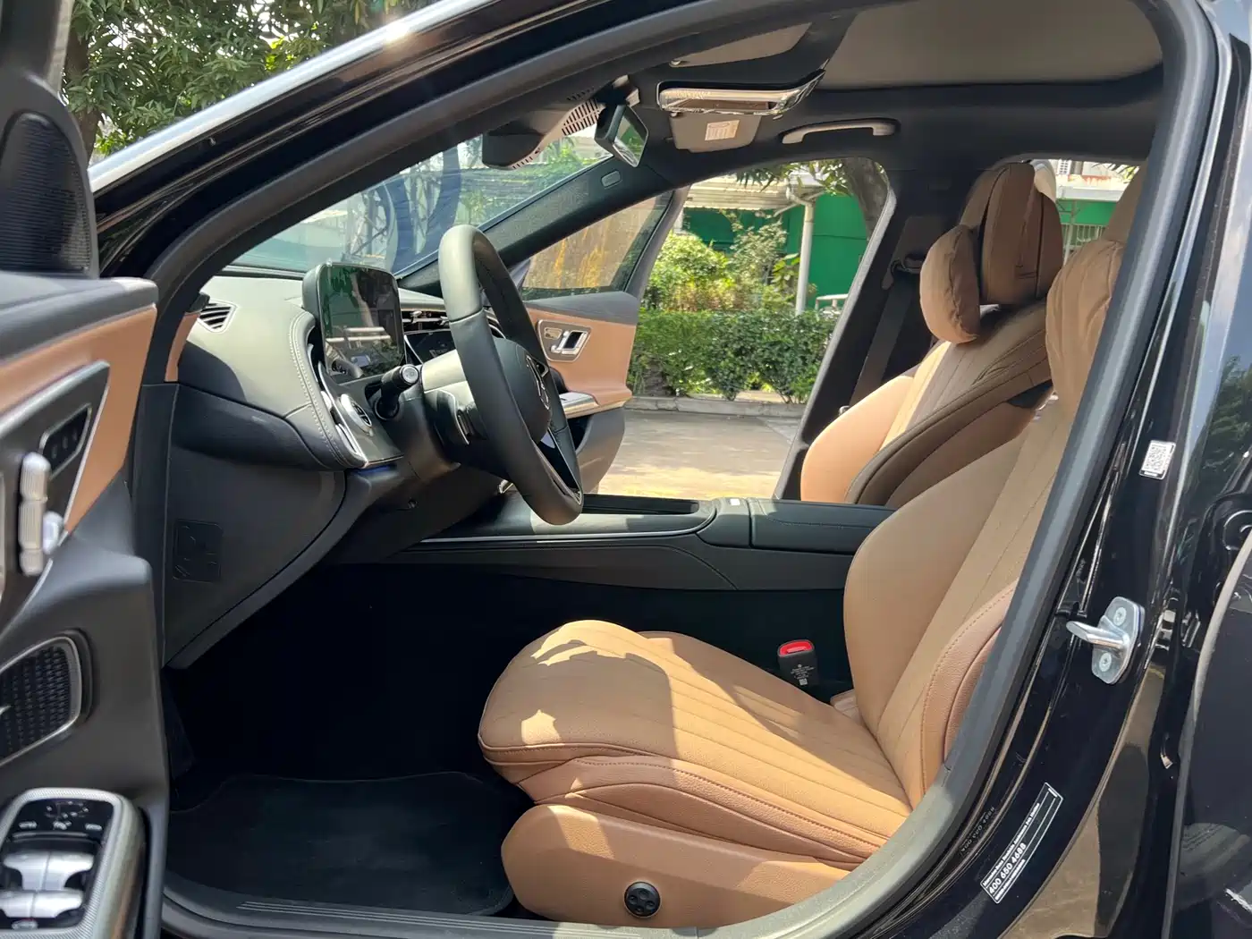 Mercedes-Benz E-Class 2026 E 260 L Classic Edition фото 4