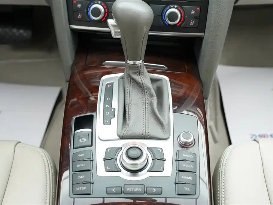 Audi A6L 2010 2.4L Technology фото 17