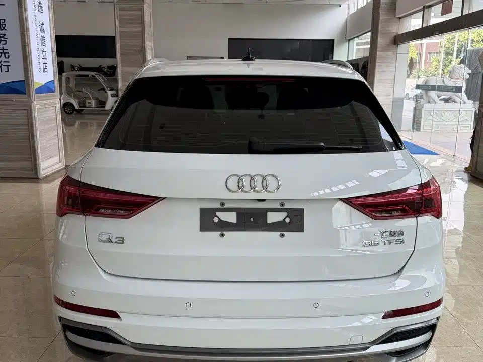 Audi Q3 2023 35 TFSI Progressive Dynamic (1.4T) фото 3