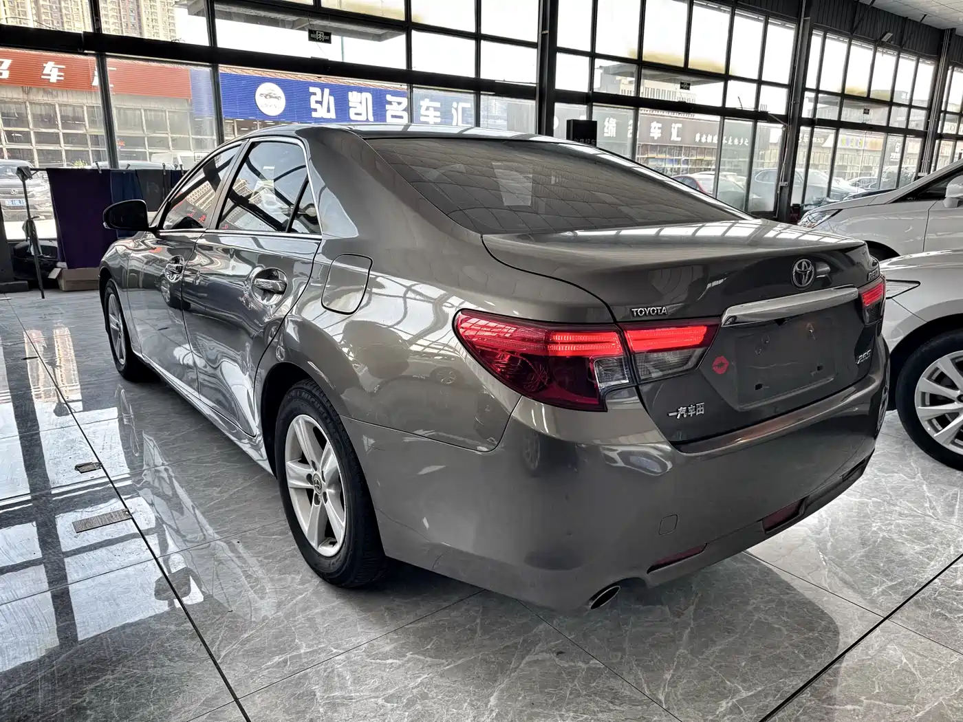 Toyota Reiz 2013 2.5S Elite Edition фото 4