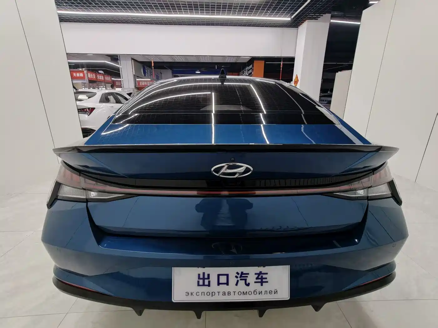 Hyundai Elantra 2022 240TGDi DCT LUX Premium Edition фото 5