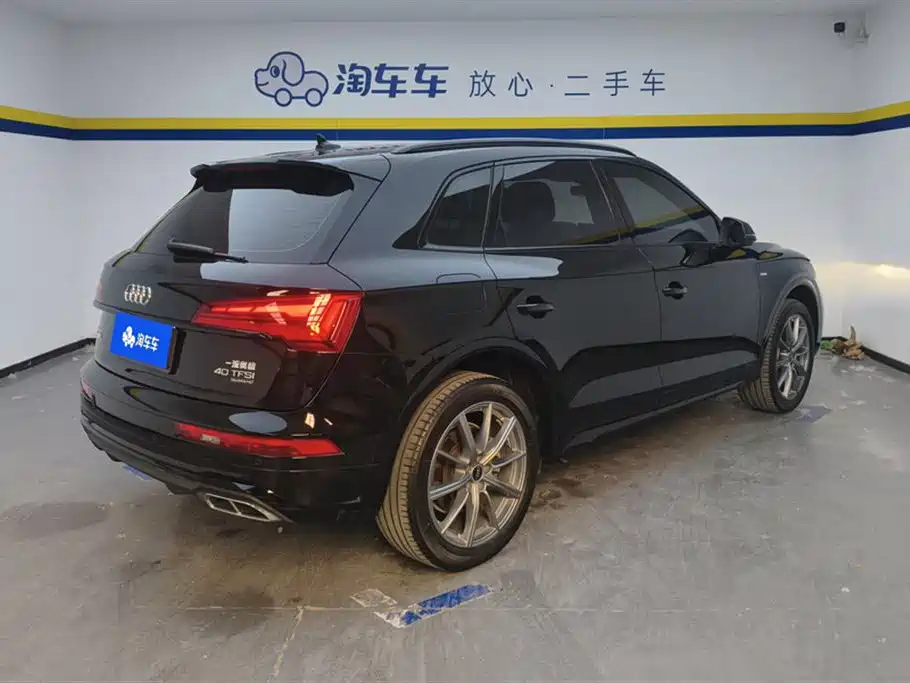 Audi Q5L 2023 40T Luxury Dynamic фото 3