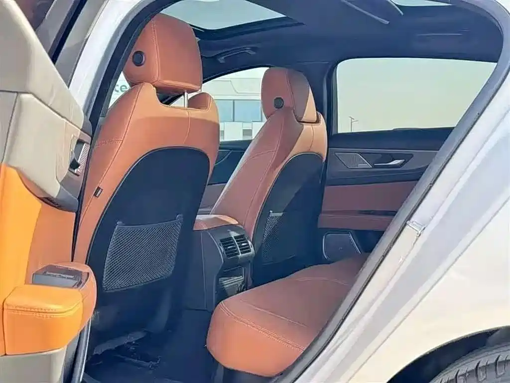 Jaguar XEL 2021 2.0T 250PS R-DYNAMIC S Progressive Sport Edition фото 6