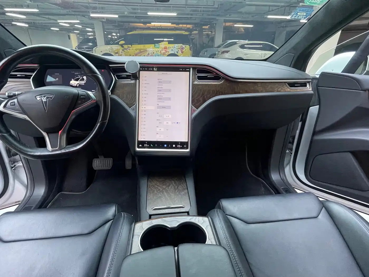 TESLA MODEL X