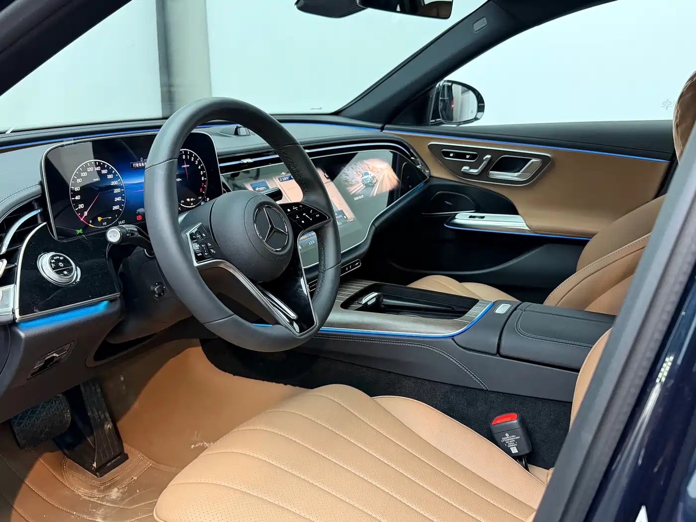 Mercedes-Benz E-Class New Energy 2024 E 350 e L Plug-in Hybrid Sports Sedan фото 8