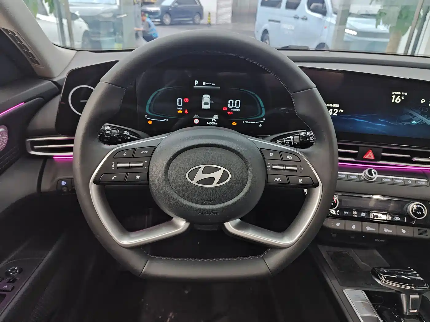 Hyundai Elantra 2023 Model 1.5L CVT LUX Premium Edition фото 7