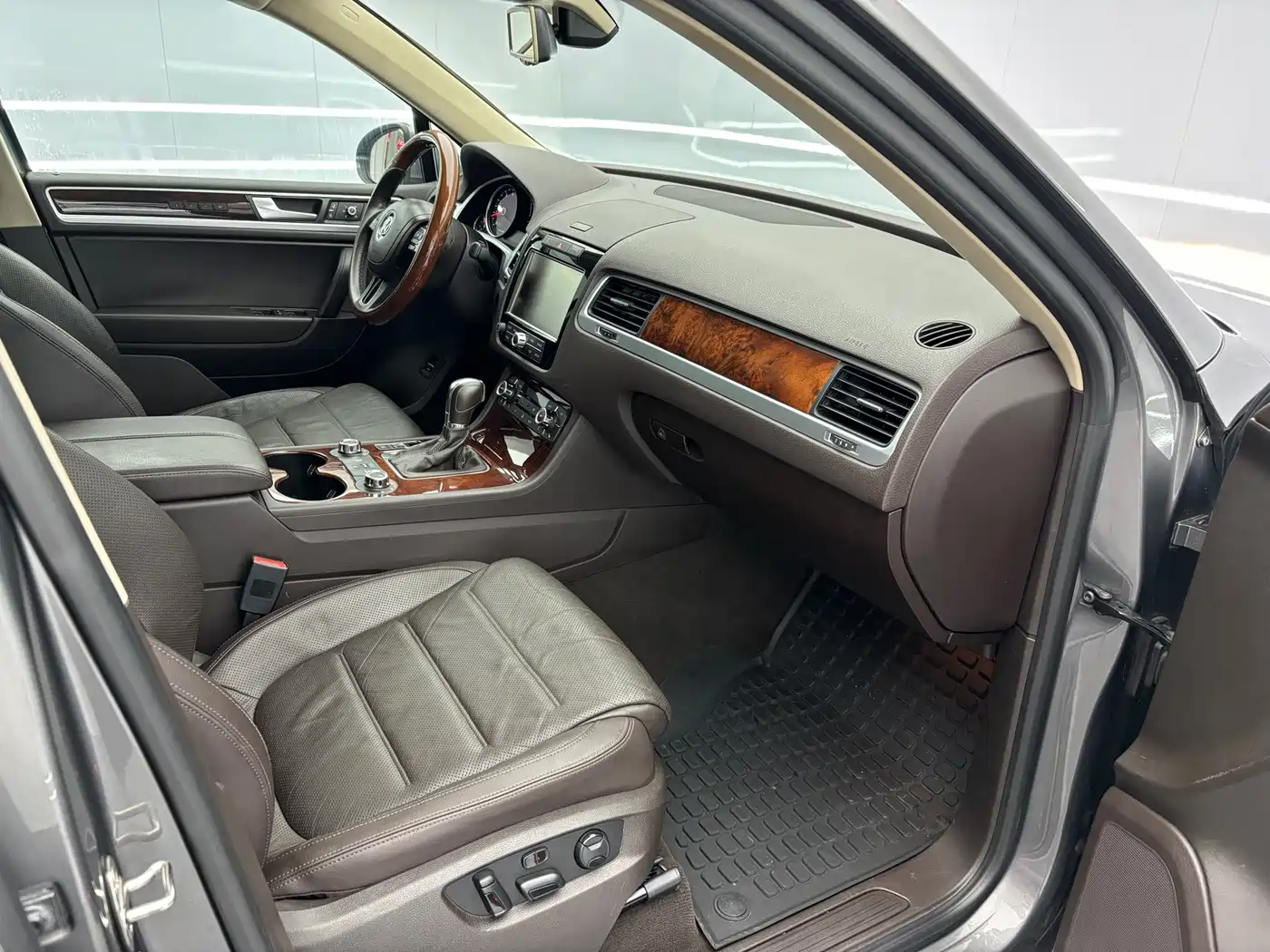 Volkswagen Touareg 2013 3.0TSI Limited Luxury Edition фото 17