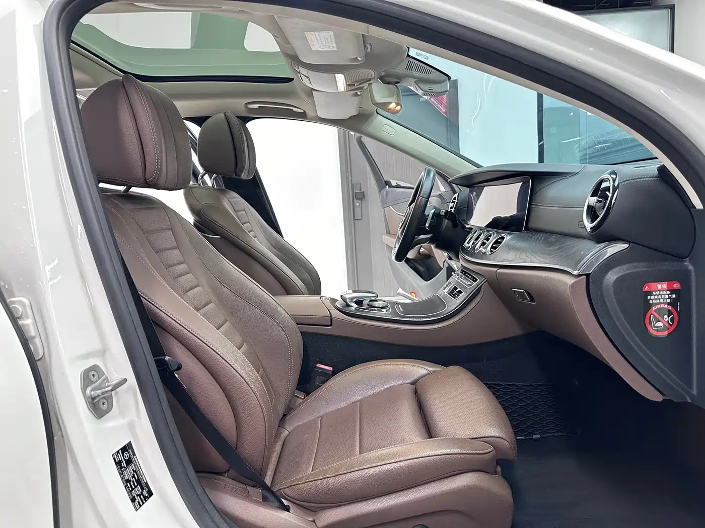 Mercedes-Benz E-Class 2018 E 200 L Sport фото 14