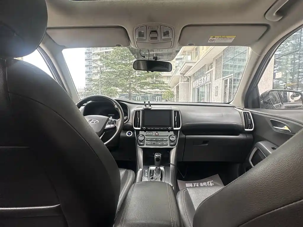 Hyundai Beijing Hyundai ix35 2019 2.0L Automatic 2WD Zhiyong·Enjoy China V фото 26