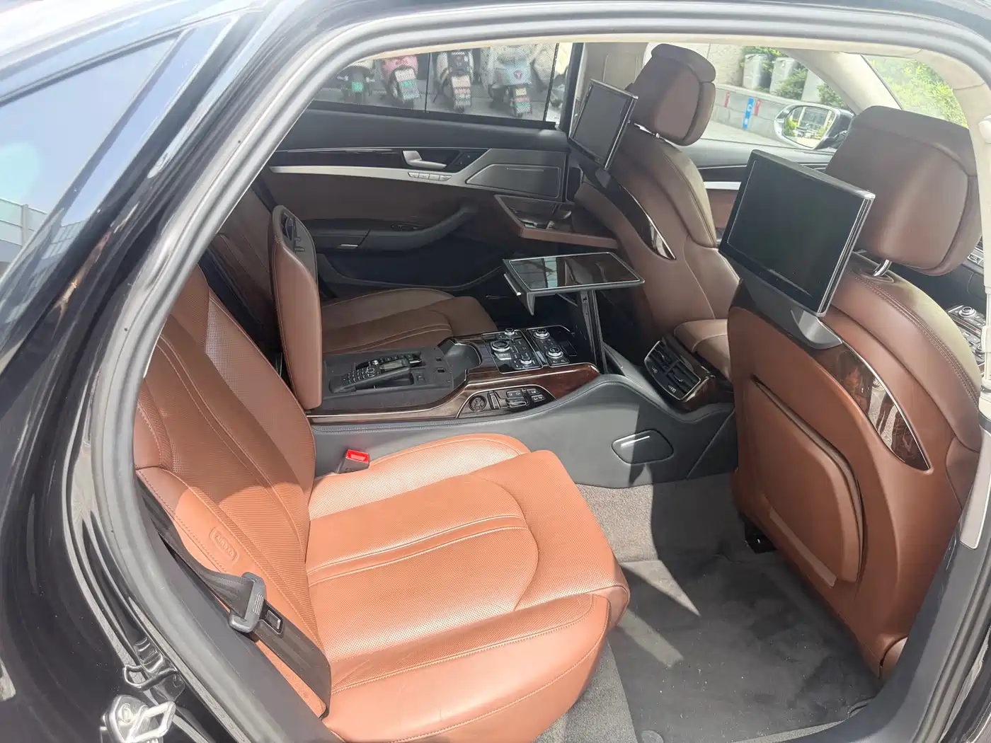 Audi A8 2014 A8L 6.3 FSI W12 quattro Flagship фото 12