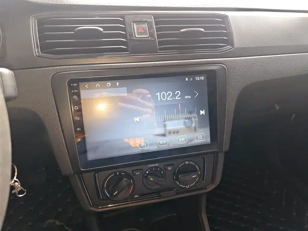 Volkswagen Santana 2016 1.6L Automatic Trend Edition фото 9
