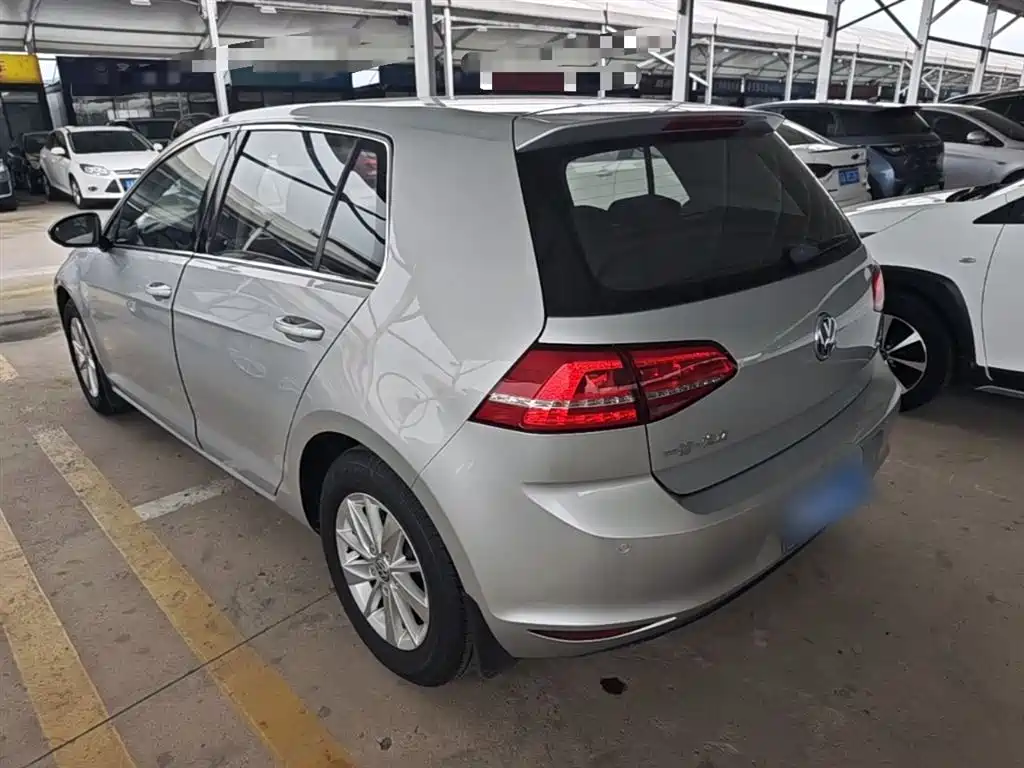 Volkswagen Golf 2015 1.6L Automatic Fashion фото 5