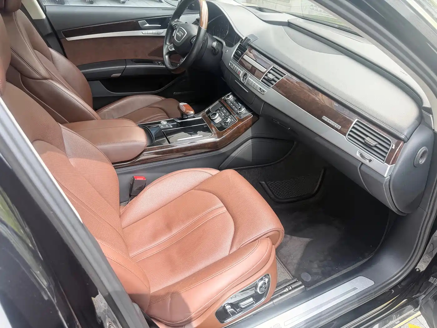 Audi A8 2014 A8L 6.3 FSI W12 quattro Flagship фото 8