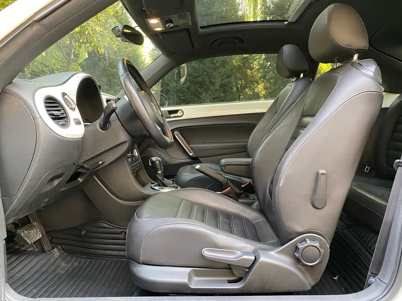 Volkswagen Beetle 2013 1.4TSI Comfort фото 4