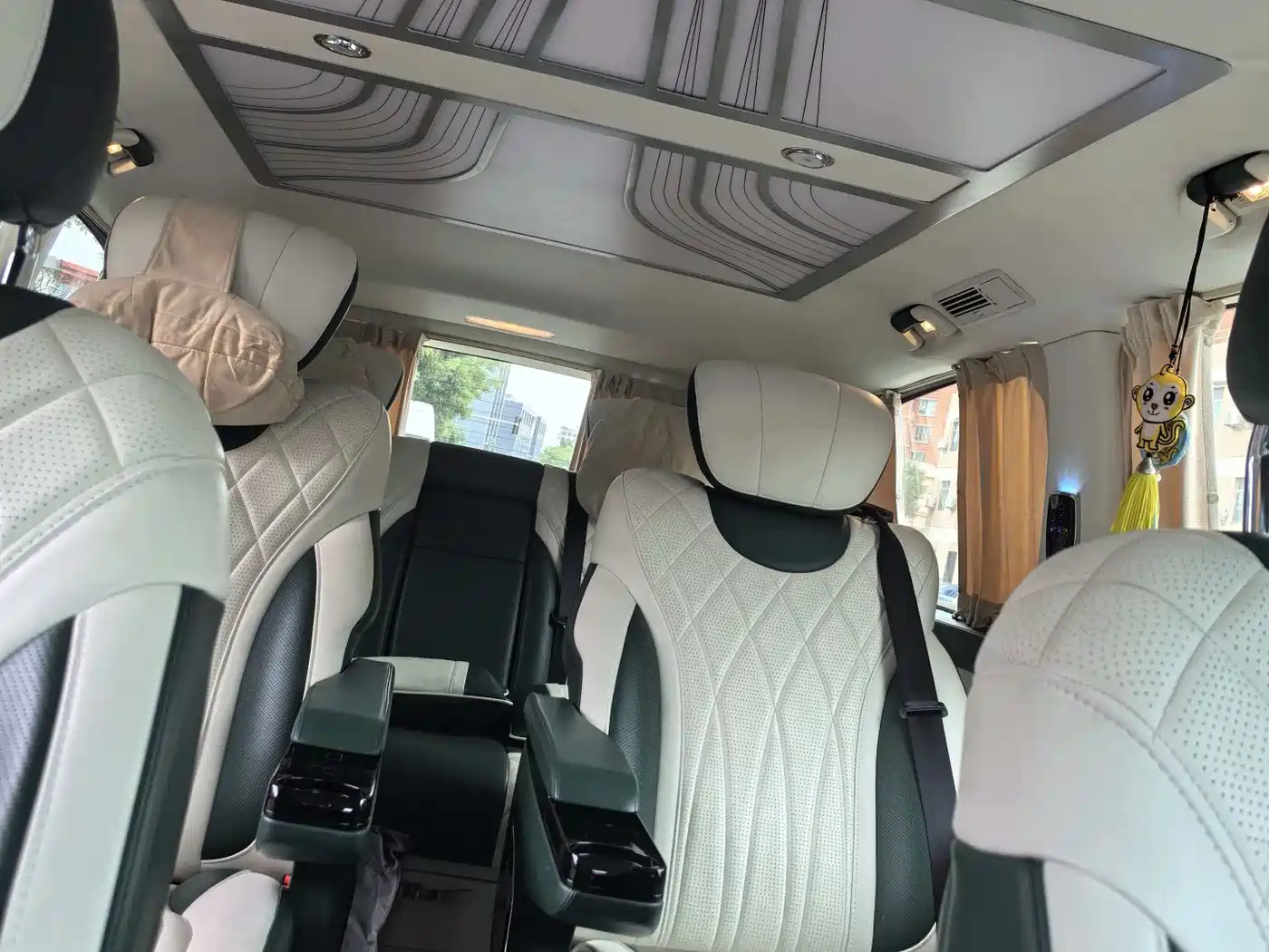 Mercedes-Benz Vito 2021 2.0T Elite 7-Seater фото 4