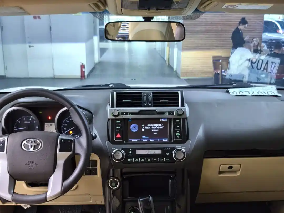 Toyota Prado 2015 2.7L Automatic Standard фото 9