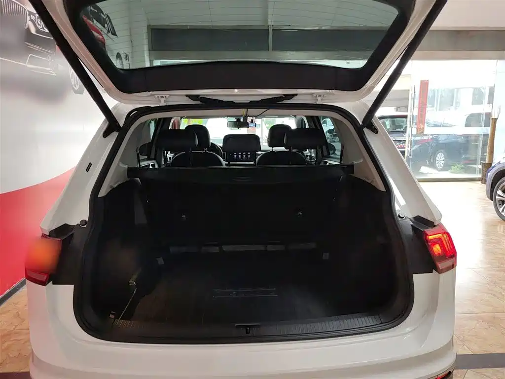 Volkswagen Tiguan L 2022 330TSI Automatic 2WD Smart Edition фото 15