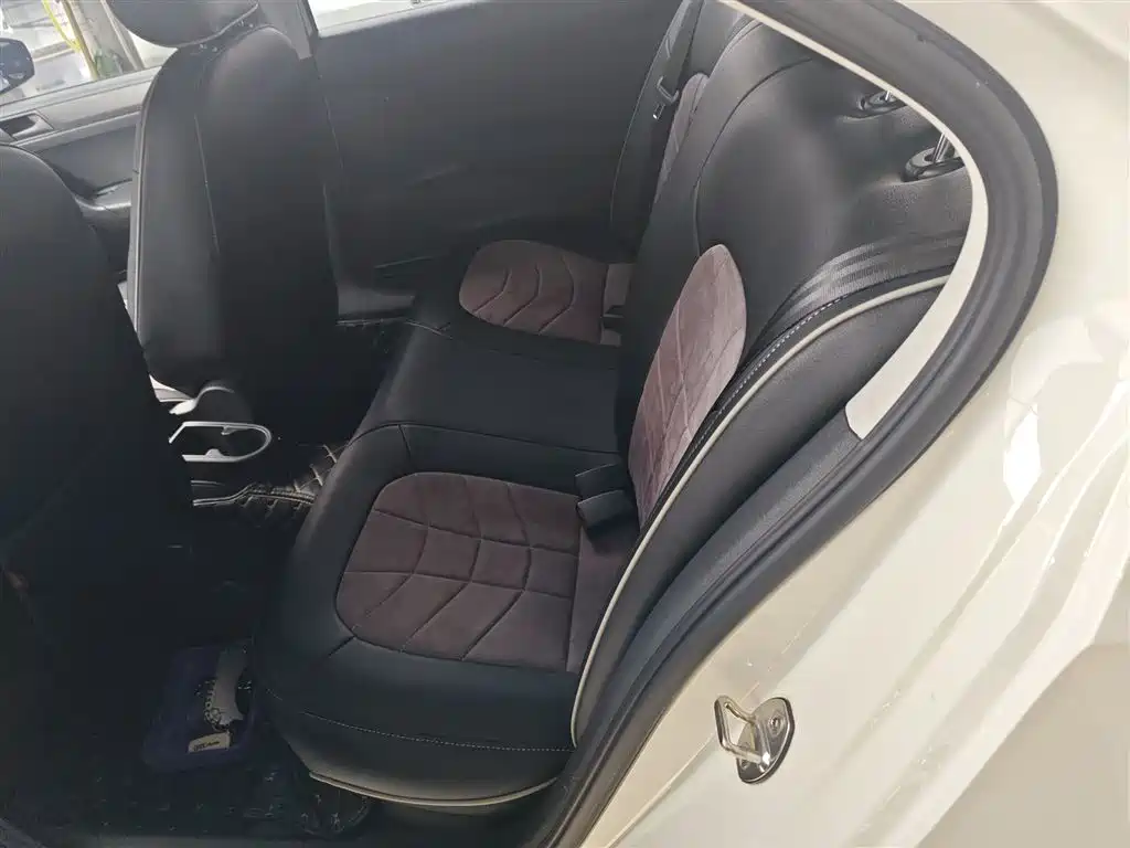 Volkswagen Santana 2016 1.6L Automatic Trend Edition фото 13