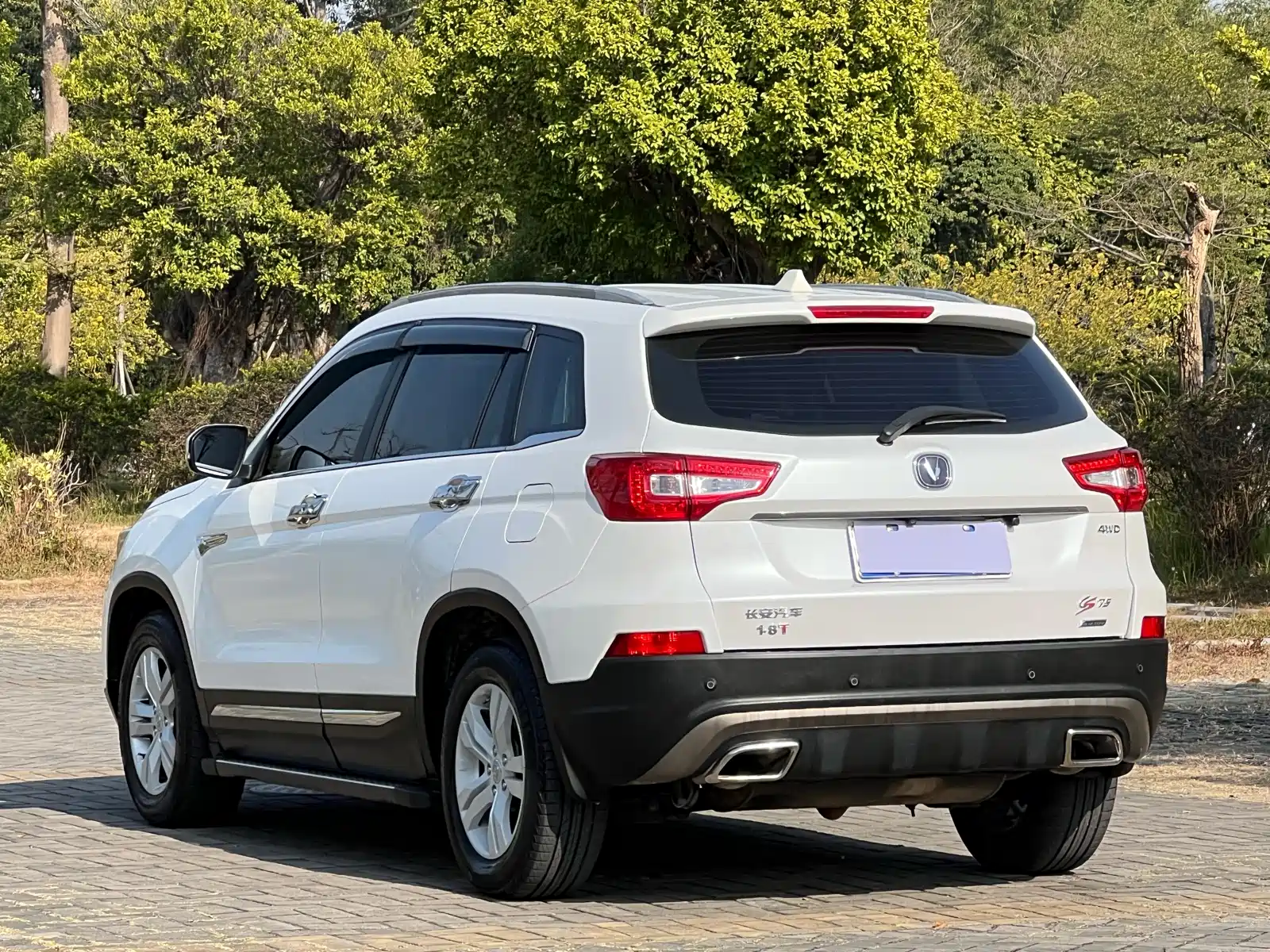 Фото 4 - Changan CS75