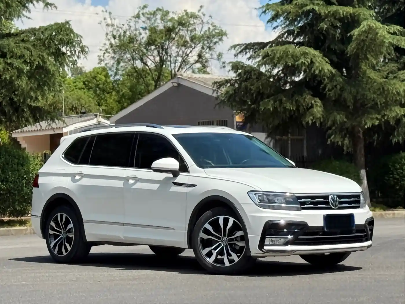 Volkswagen Tiguan L 2021 330TSI Automatic 2WD R-Line Premium фото 3