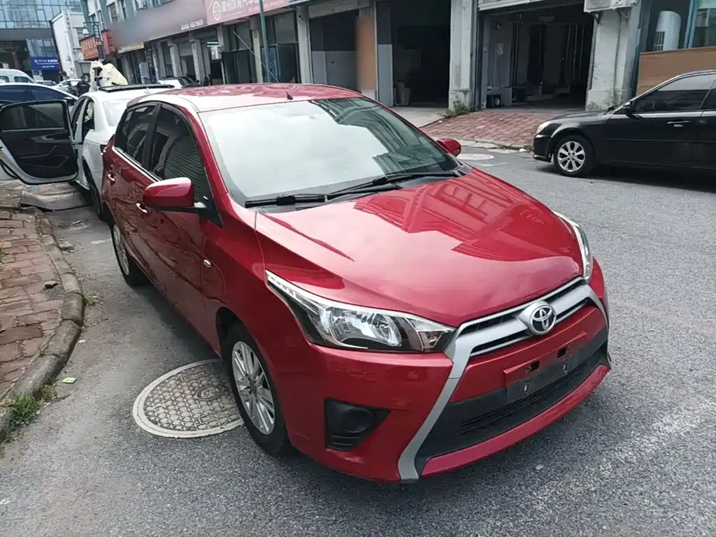 Toyota YARiS L Zhi Xuan 2015 1.5E Auto Charming Edition фото 4