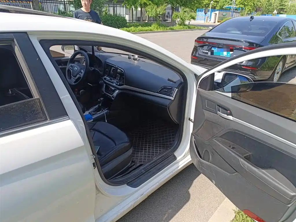 Hyundai Elantra 2016 Model 1.6L Automatic Smart Elite фото 20
