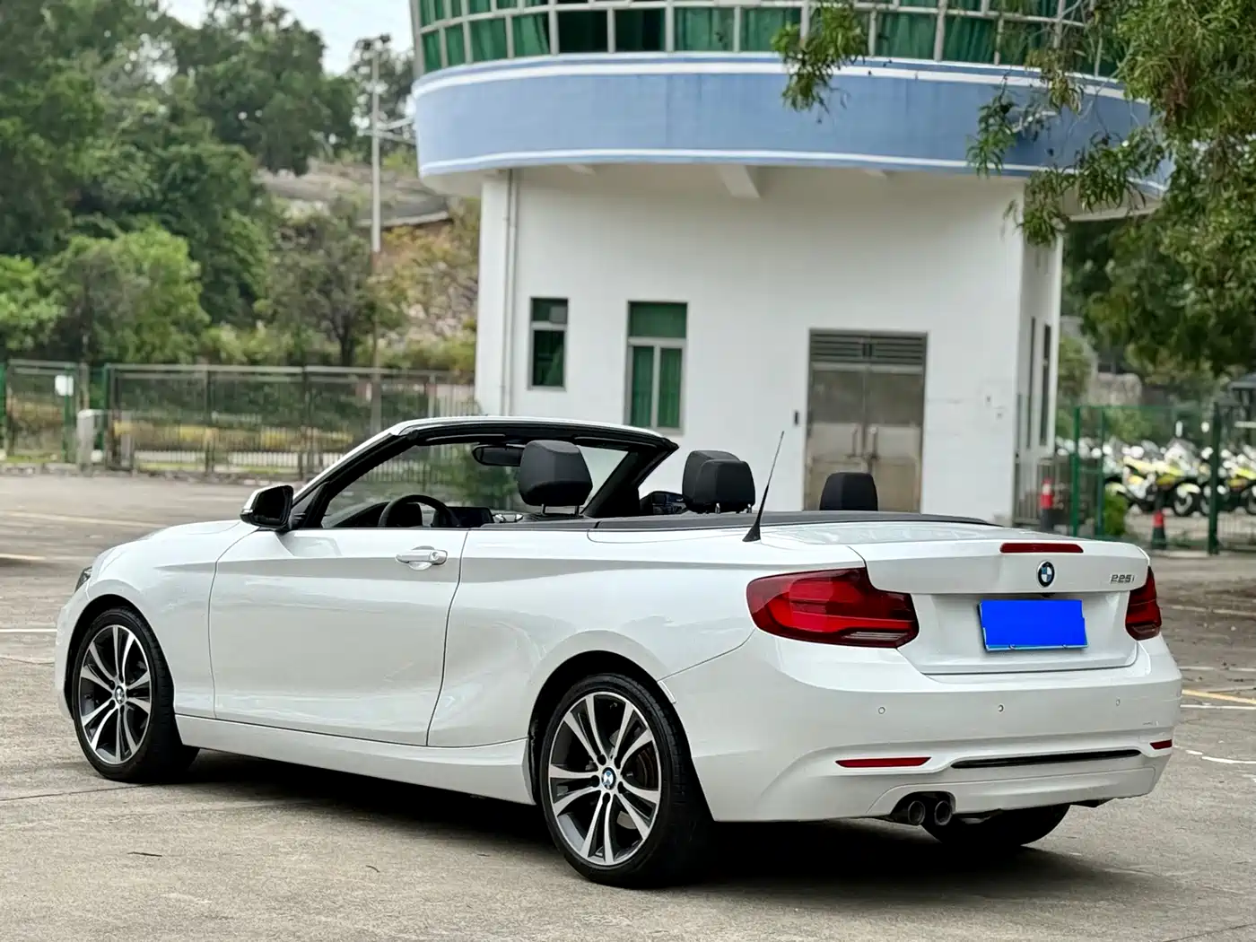 BMW 2 Series (Import) 2019 225i Convertible Coupe Sport Design Package фото 3