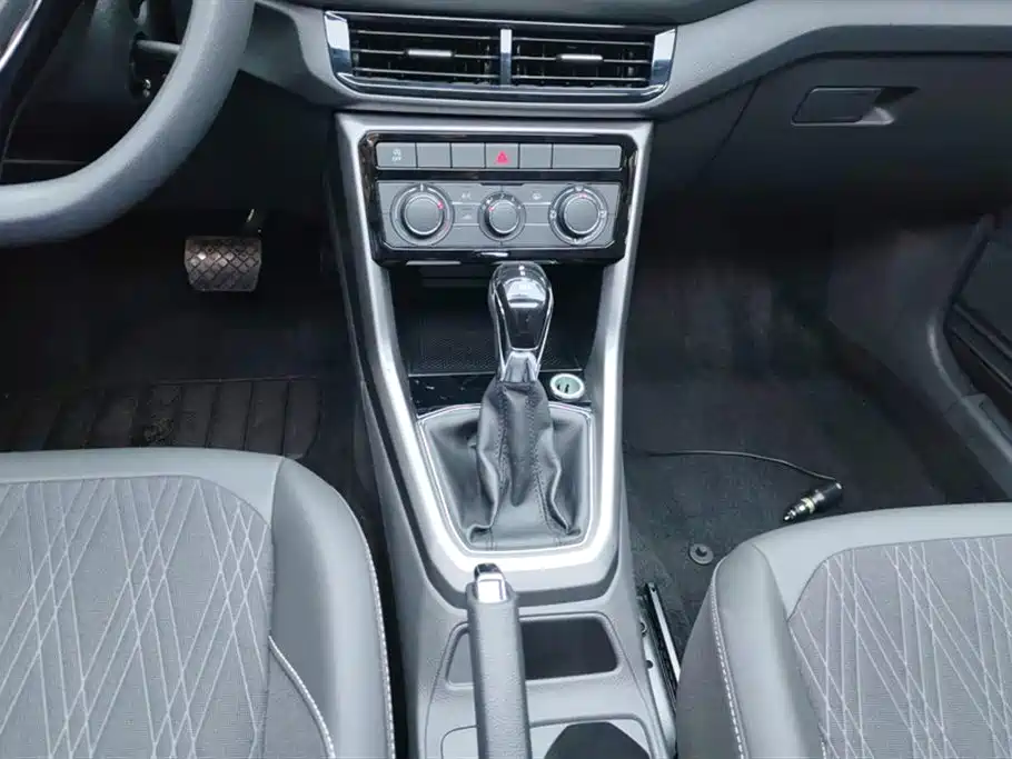 Volkswagen T-Cross 2019 1.5L Automatic Comfort Edition фото 16