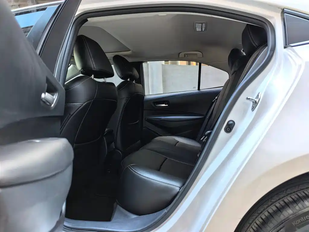 Toyota Corolla 2021 1.2T S-CVT Elite PLUS Edition фото 8