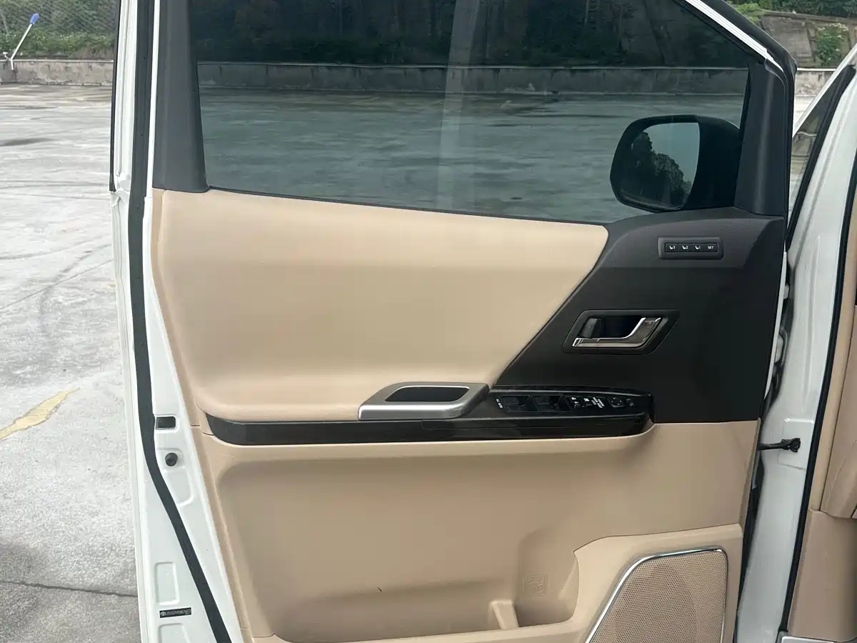 Toyota Alphard 2012 3.5L Luxury Edition фото 12