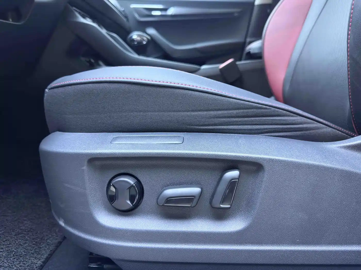Škoda Karoq 2022 TSI280 Luxury Edition фото 19
