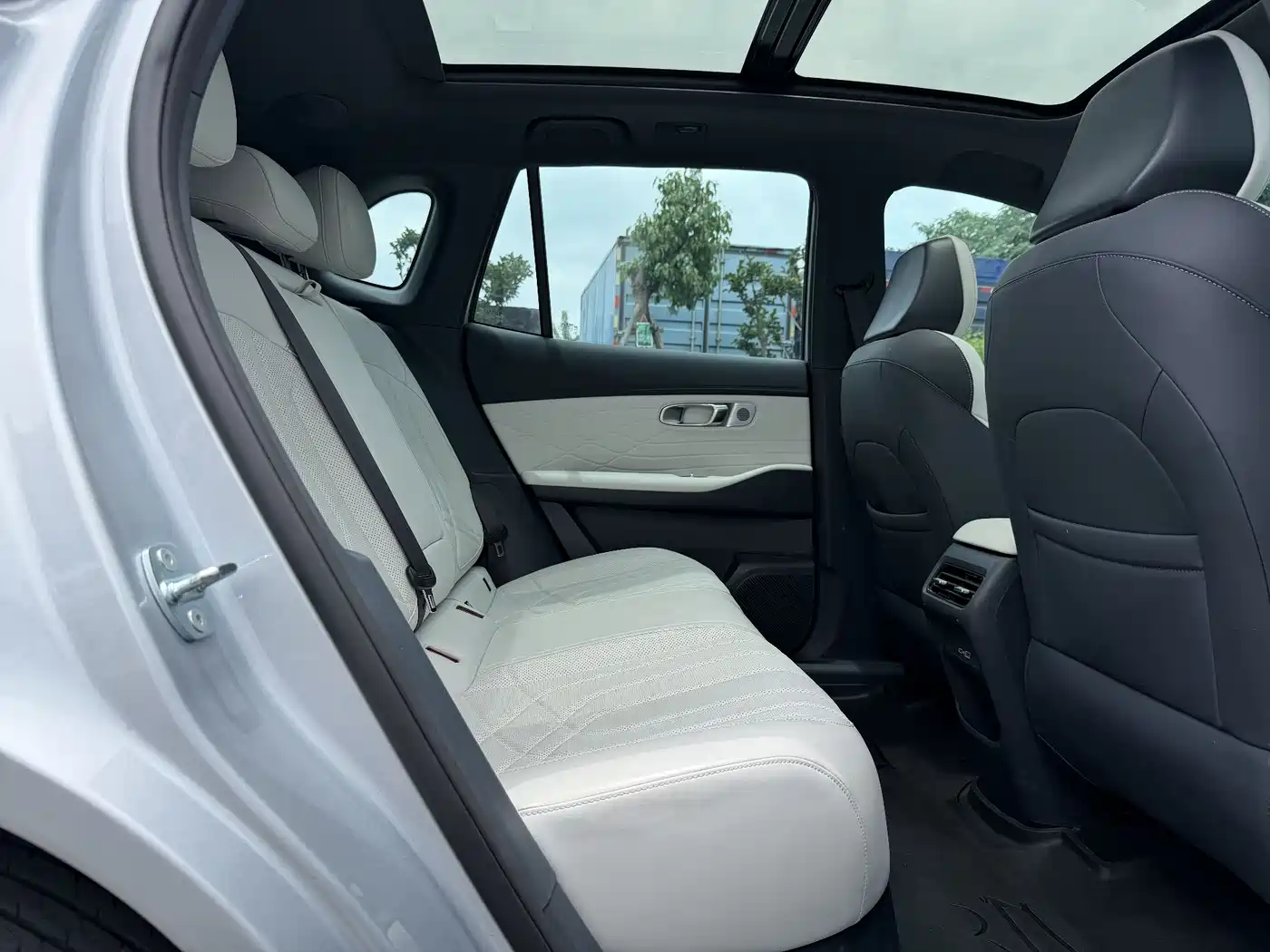 Geely Galaxy Galaxy Starship 7 EM-i 2025 120km Navigation Edition фото 10
