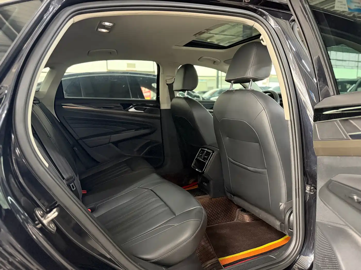 Volkswagen Passat 2019 Model 280TSI Business Edition China VI фото 12
