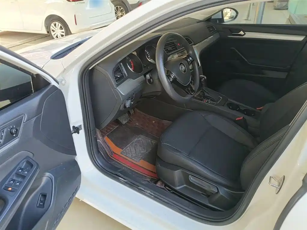 Volkswagen Lamando 2018 230TSI DSG Trend Edition фото 16
